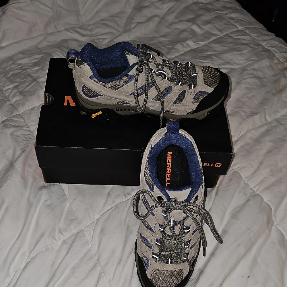 Merrell Gray and Blue Trail Shoes - Picture 2 of 10